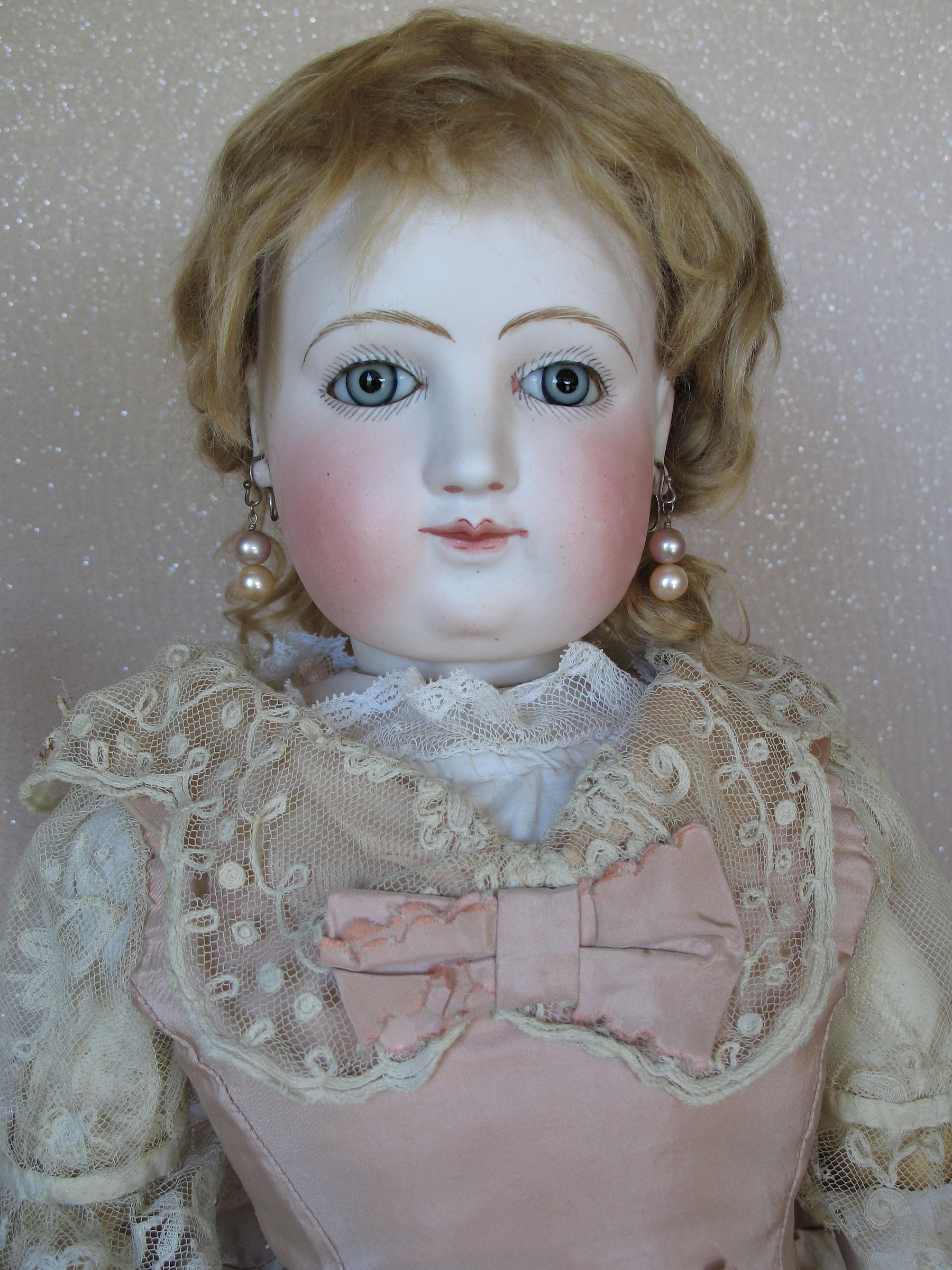 Lot 100 – Pierre François Jumeau Fashion Poupee, Late 1860s